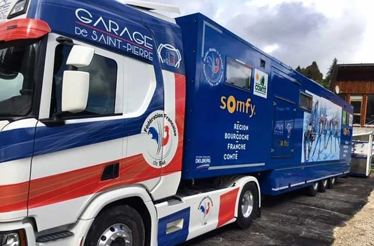 Camion de fartage de l'équipe de biathlon